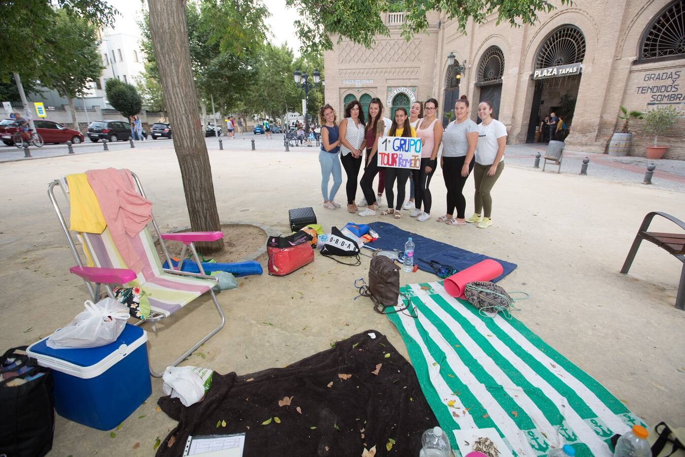 Medio centenar de seguidores del artista hacen cola en la plaza de toros desde el 6 de septiembre para escucharle en primera fila