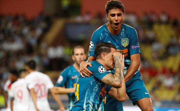 Giménez celebra el 1-2 en Mónaco