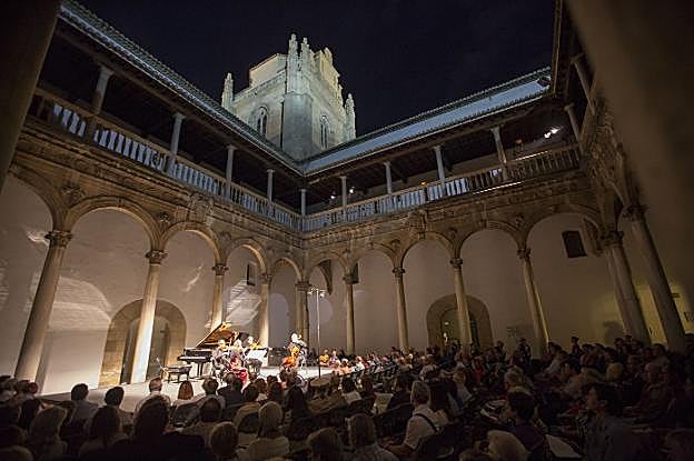 Concierto en el Hospital Real, llamado a convertirse en una de las sedes de la Capitalidad.