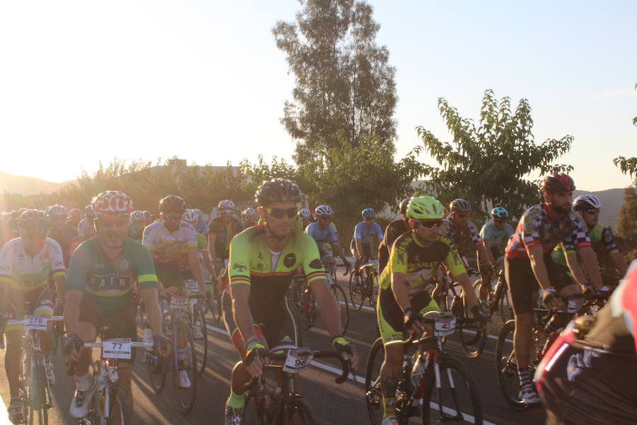 Medio millar de ciclistas han tomado la salida en 'Las 4 Cimas'