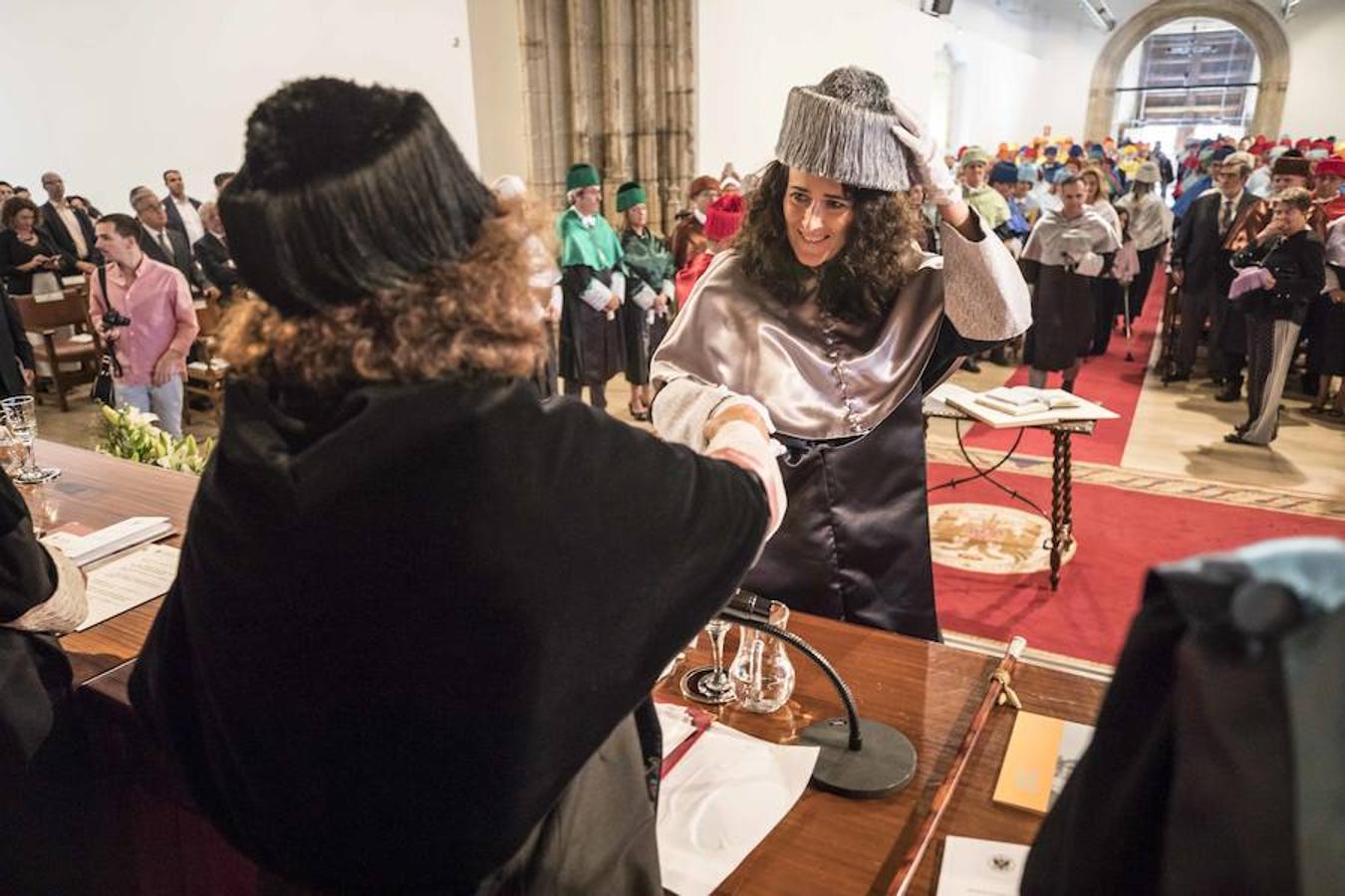 Fotos: La procesión de profesores y estudiantes abre el curso en la UGR