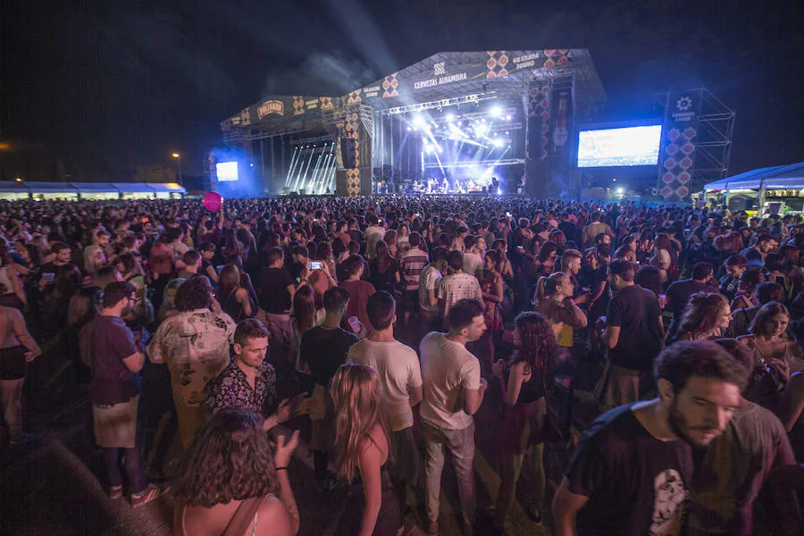 La primera jornada, con conciertos repartidos por toda la ciudad, inundó Granada de música