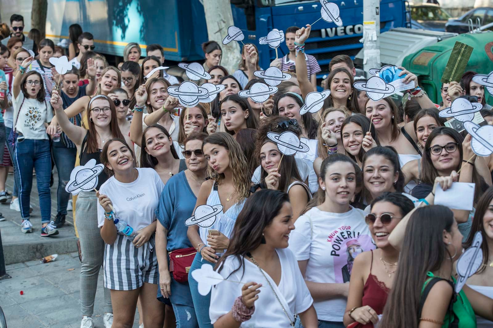 Colas interminables para acceder al concierto del cantante malagueño