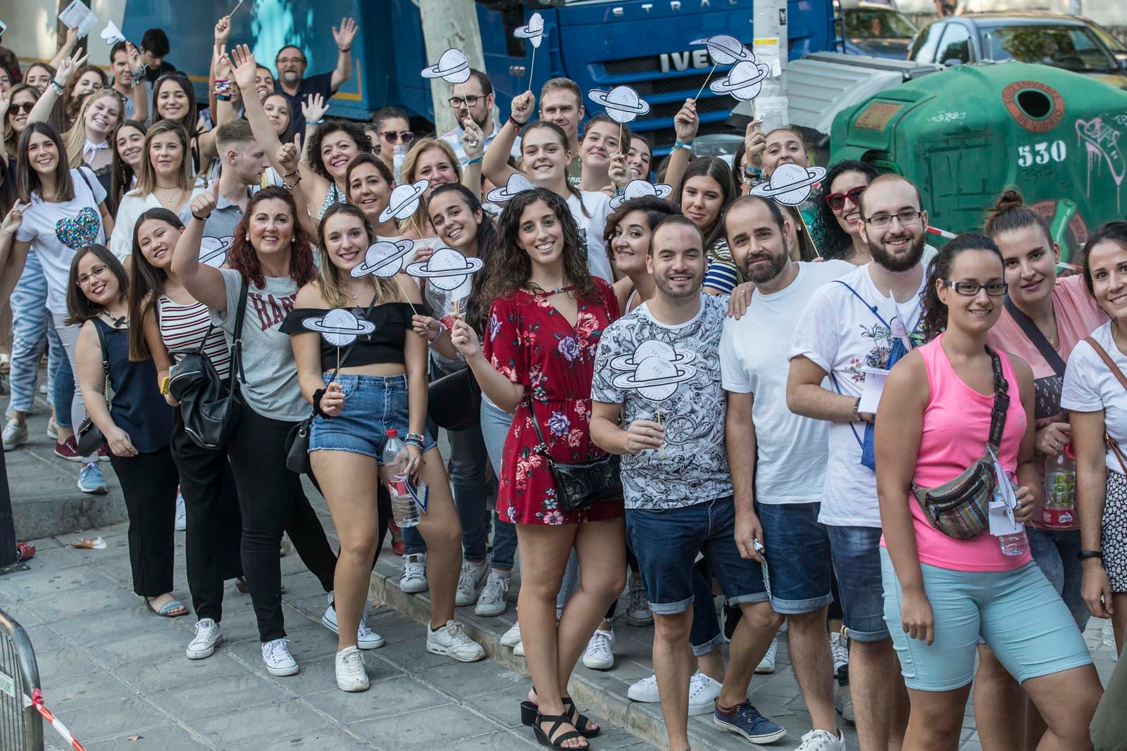 Colas interminables para acceder al concierto del cantante malagueño
