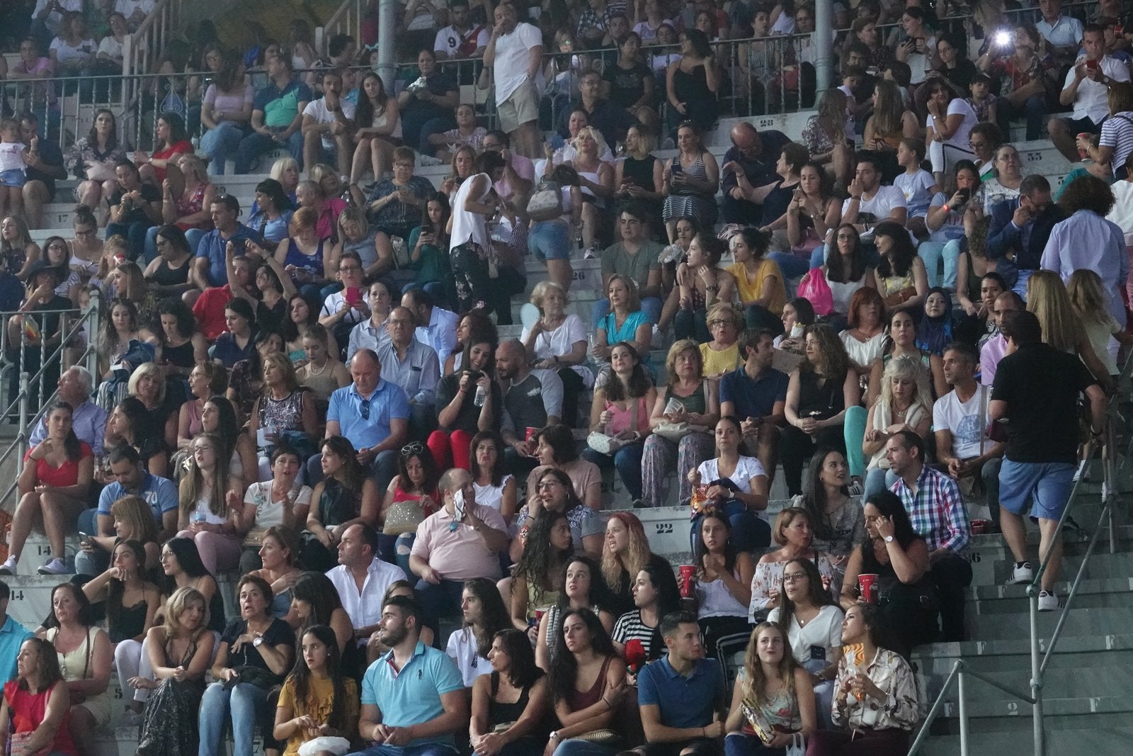 Promento Tour ha sido un éxito a su paso por la ciudad, lleno de nuevo en la Plaza de Toros.