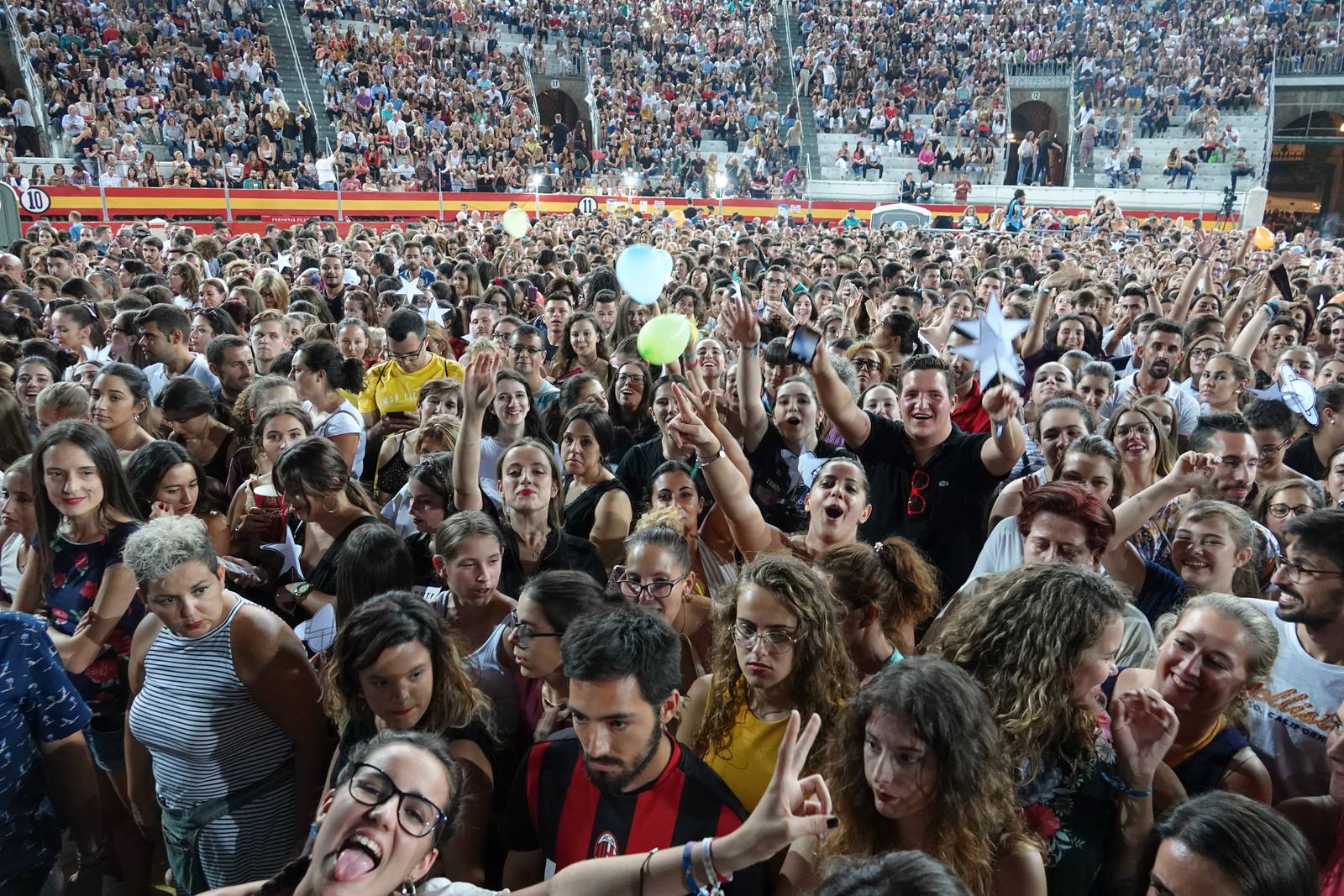 Promento Tour ha sido un éxito a su paso por la ciudad, lleno de nuevo en la Plaza de Toros.