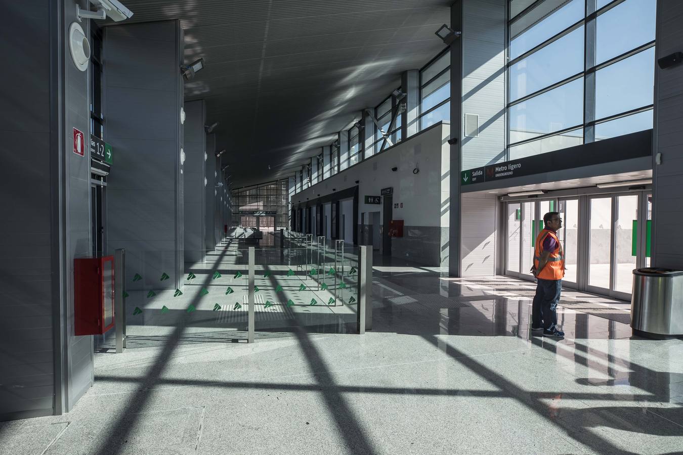 Las autoridades han visitado el nuevo espacio de Andaluces que acogerá a los viajeros del AVE