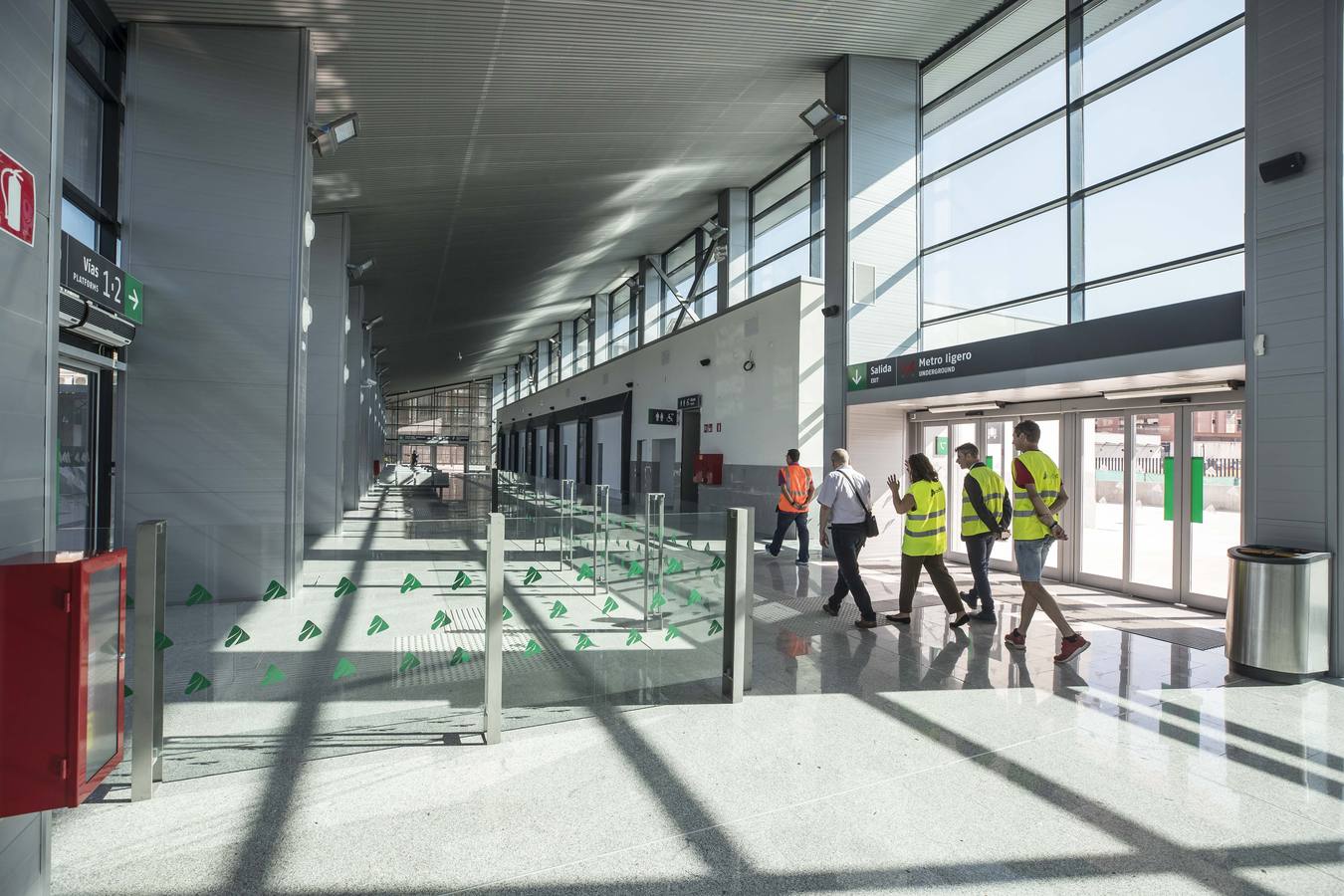 Las autoridades han visitado el nuevo espacio de Andaluces que acogerá a los viajeros del AVE