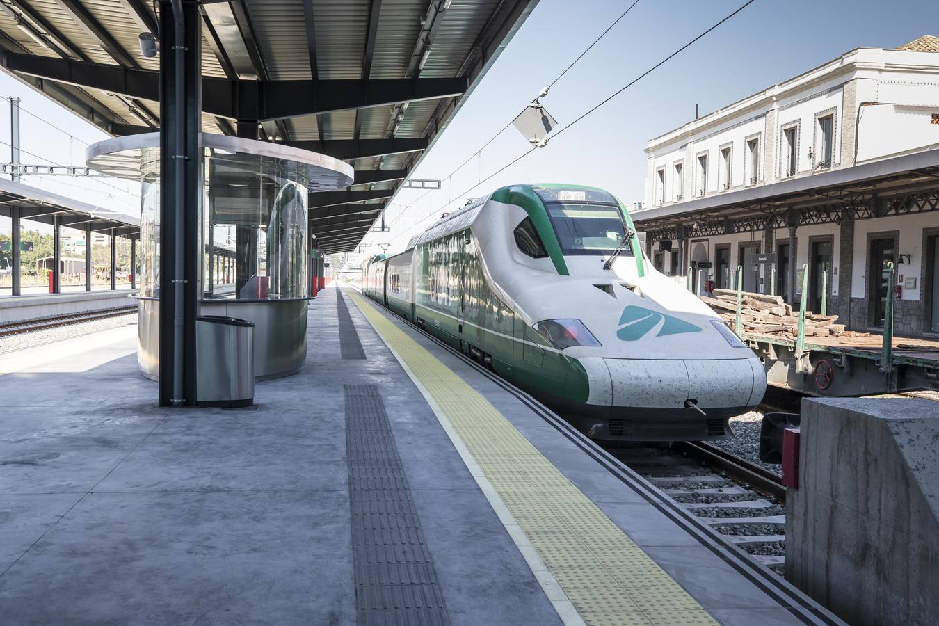 Las autoridades han visitado el nuevo espacio de Andaluces que acogerá a los viajeros del AVE