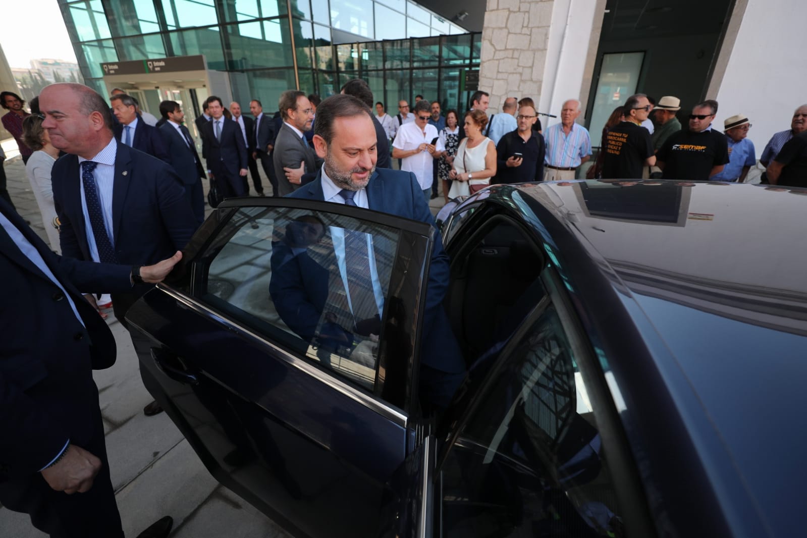 José Luis Ábalos ha visitado la nueva terminal acompañado de autoridades locales y regionales