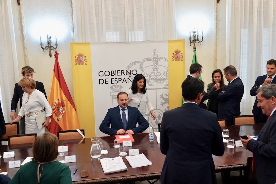 Ábalos ha traído un cronograma con la novedades del AVE en los próximos meses