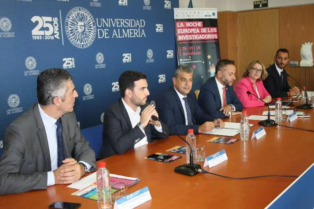 Fernando Diánez, Carlos Sánchez, Carmelo Rodríguez, Miguel Ángel Tortosa, Teresa Cruz y Antonio Rodríguez. 