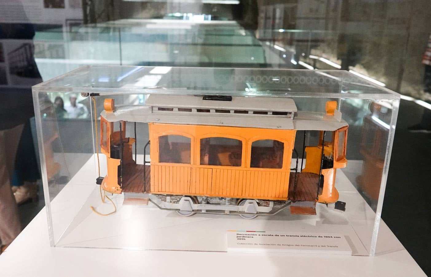 La sala de exposiciones situada en la estación del metro de Alcázar Genil alberga una nueva muestra 