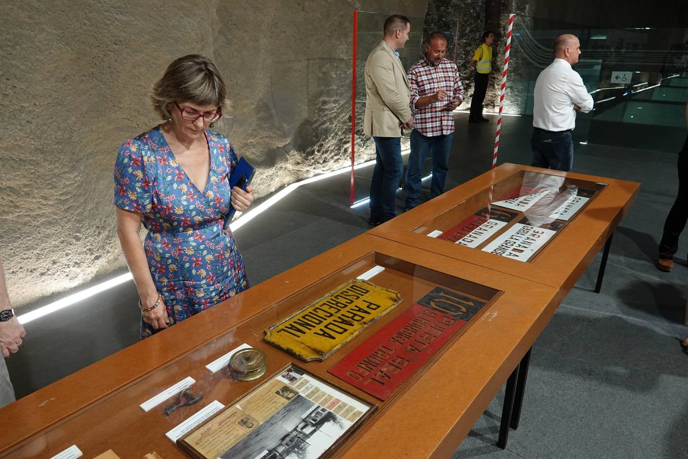 La sala de exposiciones situada en la estación del metro de Alcázar Genil alberga una nueva muestra 