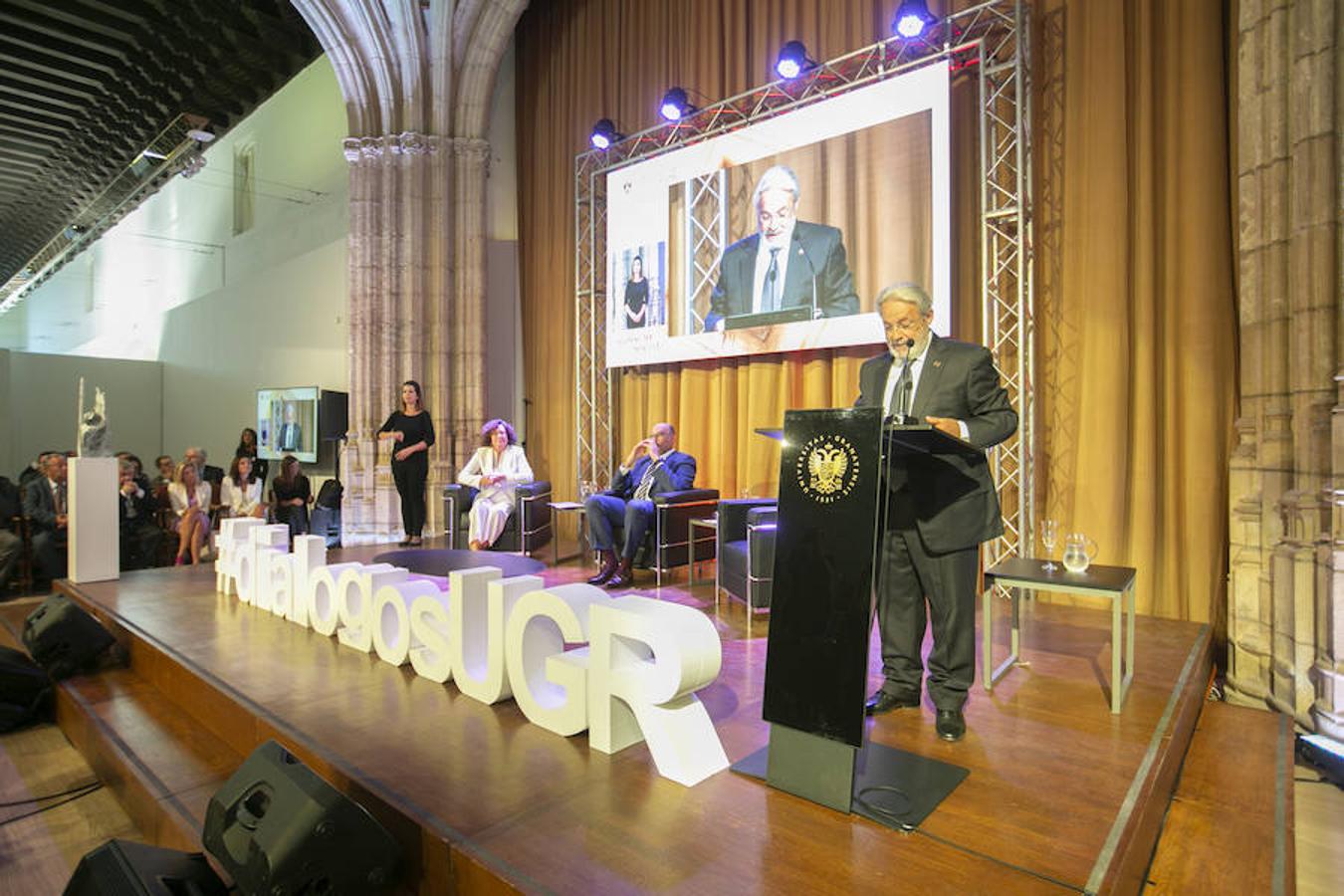 Emilio Gayo se ha declarado «impresionado» y «orgulloso» por la labor de la UGR 