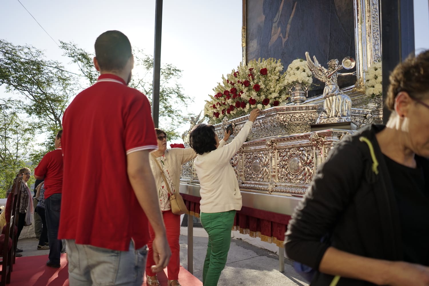 Miles de personas se acercan a este municipio para cumplir con una de las tradiciones más arraigadas en Granada