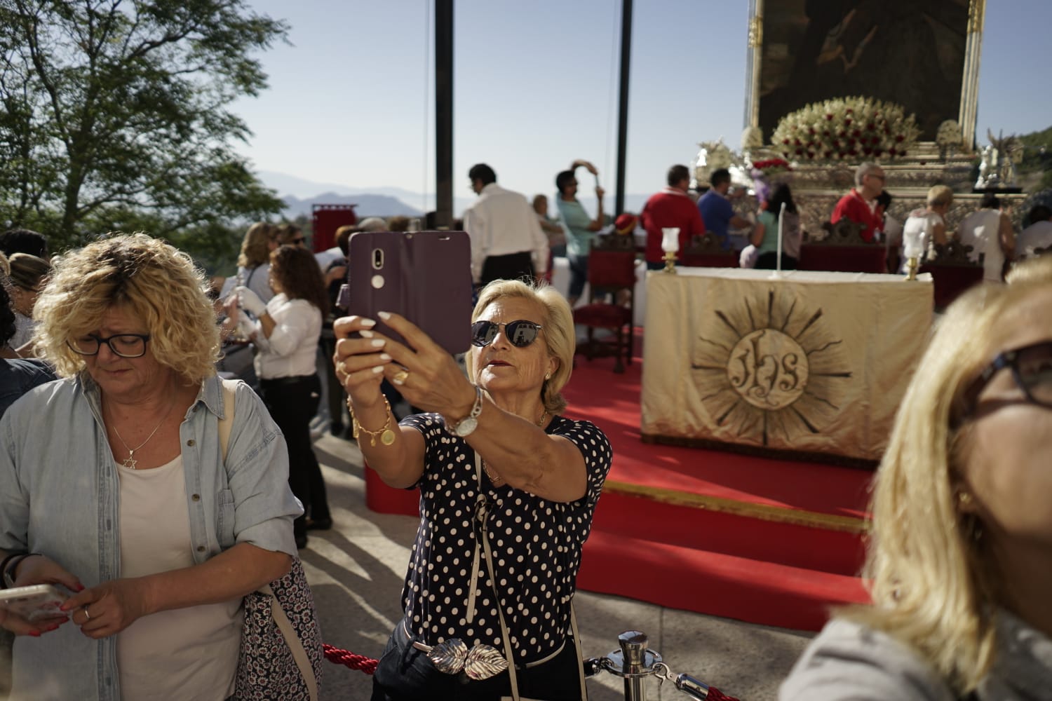 Miles de personas se acercan a este municipio para cumplir con una de las tradiciones más arraigadas en Granada