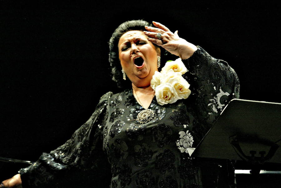La soprano catalana, Montserrat Caballé durante el concierto que ofreció en Granada en 2007.