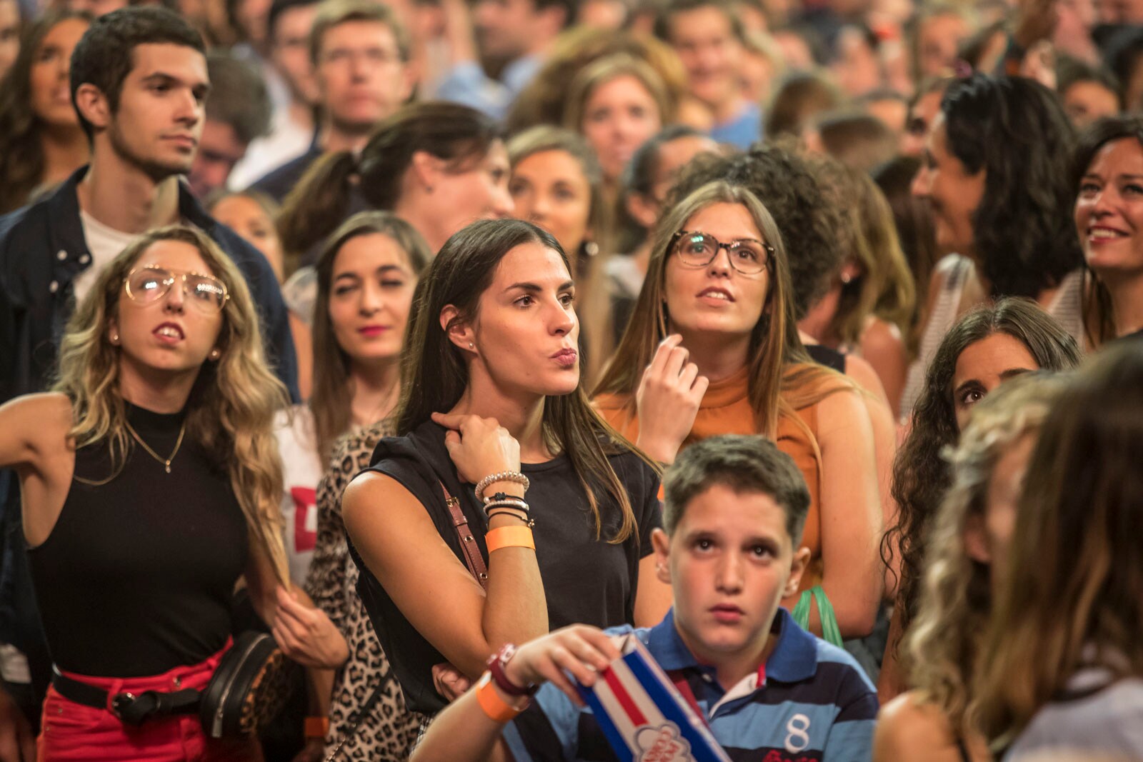 El show, de más de dos horas, fue una explosión de sentimientos con una renovada escenografía en un Palacio de los Deportes al completo 