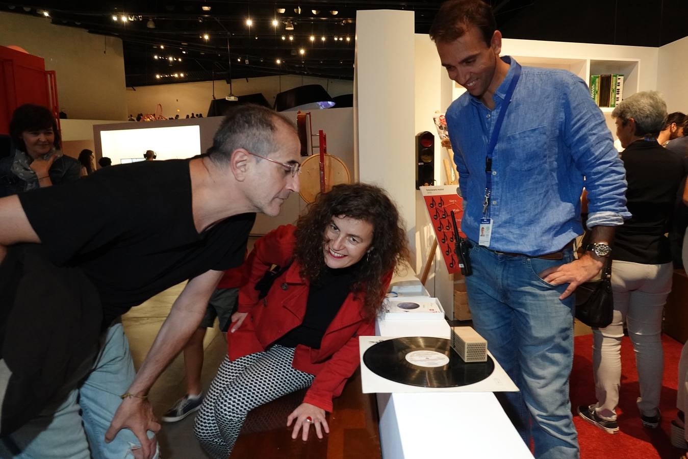 La muestra, inaugurada ayer, supone un acercamiento a la música en su conjunto, desde la raíz del sonido hasta las diversas formas en las que el ser humano lo ha desarrollado y la trama de sensaciones que provoca en él cuando alcanza el oído