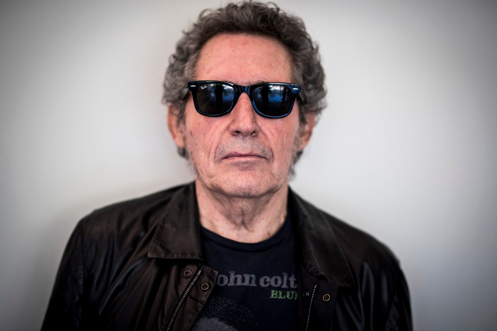 Interpretará grandes clásicos de toda su carrera como 'Bienvenidos', 'Santa Lucía' o 'Rock de una noche de verano', acompañado de su banda, los Black Betty Boys, y una orquesta sinfónica dirigida por Carlos Checa