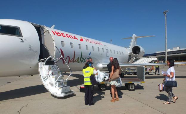 Avión de Air Nostrum en Almería.