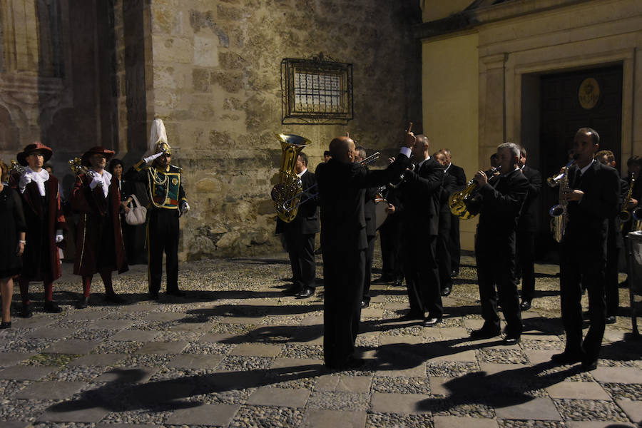 Lleno de público el recorrido de la procesión que ha discurrido por Ancha de Santo Domingo hasta desembocar en calle Jesús y María y San Matías