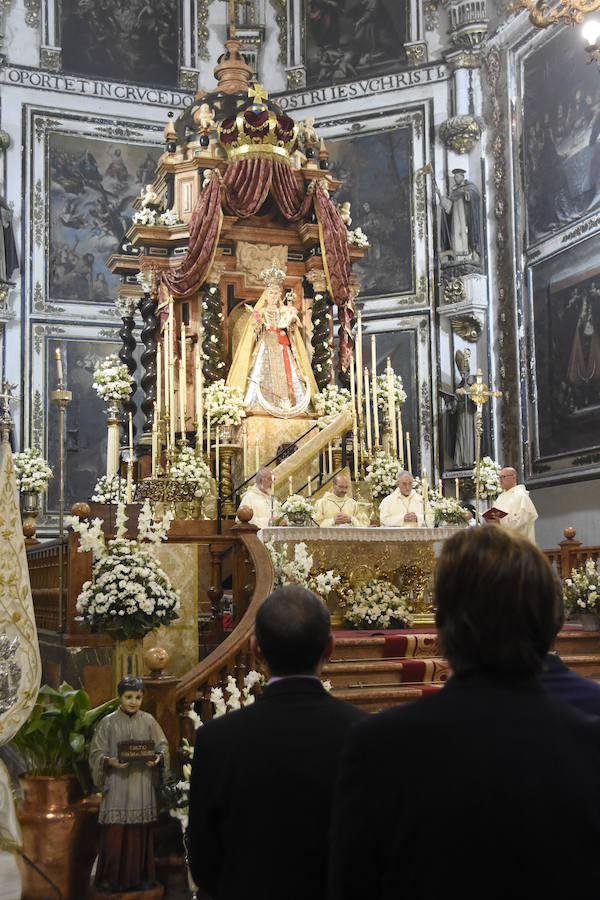 Lleno de público el recorrido de la procesión que ha discurrido por Ancha de Santo Domingo hasta desembocar en calle Jesús y María y San Matías