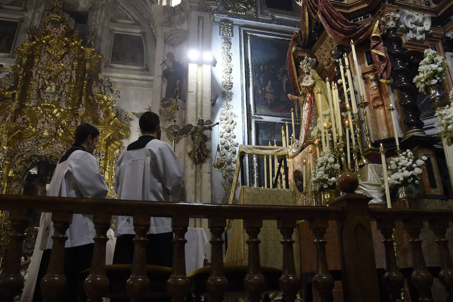 Lleno de público el recorrido de la procesión que ha discurrido por Ancha de Santo Domingo hasta desembocar en calle Jesús y María y San Matías