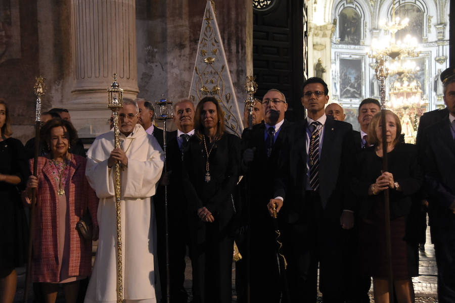 Lleno de público el recorrido de la procesión que ha discurrido por Ancha de Santo Domingo hasta desembocar en calle Jesús y María y San Matías