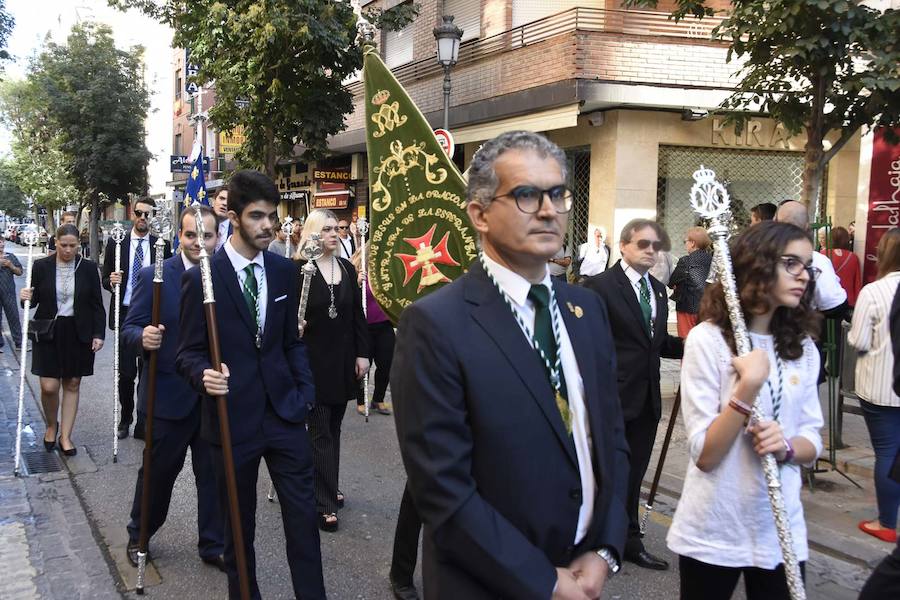 Faltaban escasos minutos para las tres de la tarde cuando la dolorosa que hace trescientos años tallara Risueño llegaba al altar donde será coronada canónicamente la mañana de este sábado 13 de octubre