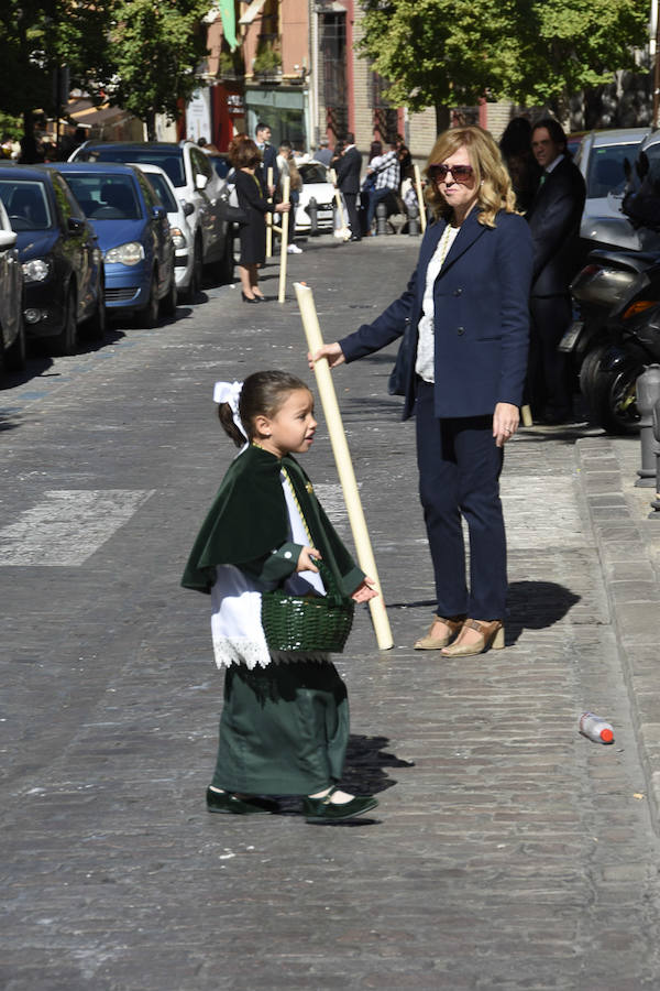 Faltaban escasos minutos para las tres de la tarde cuando la dolorosa que hace trescientos años tallara Risueño llegaba al altar donde será coronada canónicamente la mañana de este sábado 13 de octubre