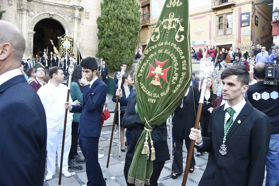 Faltaban escasos minutos para las tres de la tarde cuando la dolorosa que hace trescientos años tallara Risueño llegaba al altar donde será coronada canónicamente la mañana de este sábado 13 de octubre