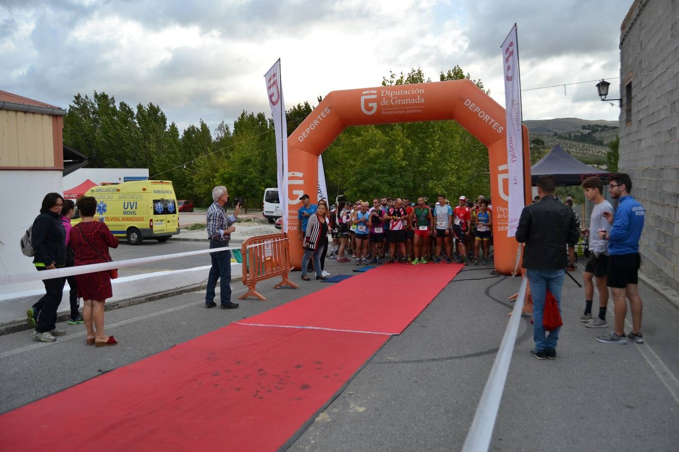 En torno a 120 personas, entre corredores de la trail, minitrail y ruta senderista participaron en la mañana del domingo en esta prueba que estuvo marcada por la intensa lluvia