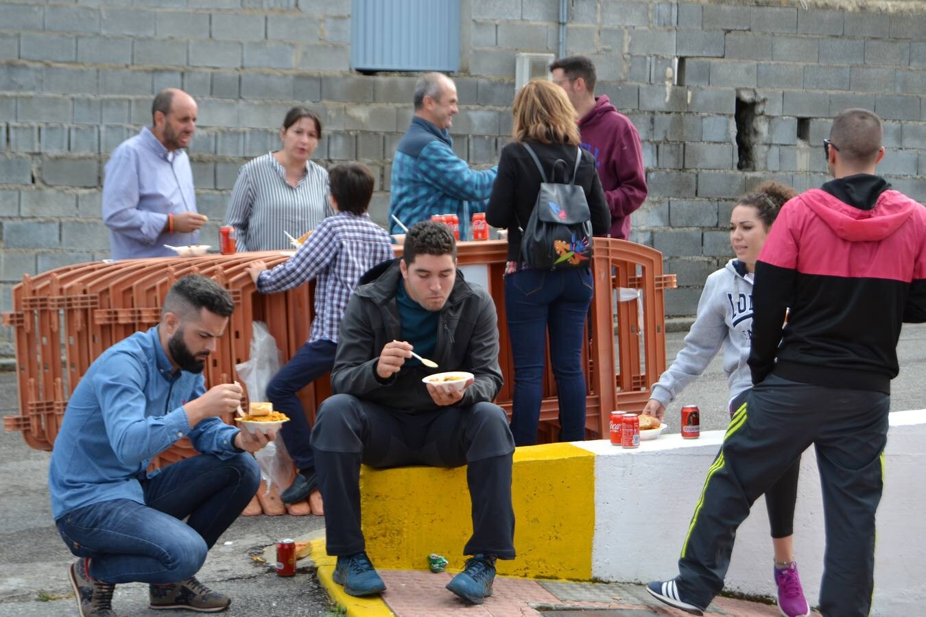 En torno a 120 personas, entre corredores de la trail, minitrail y ruta senderista participaron en la mañana del domingo en esta prueba que estuvo marcada por la intensa lluvia