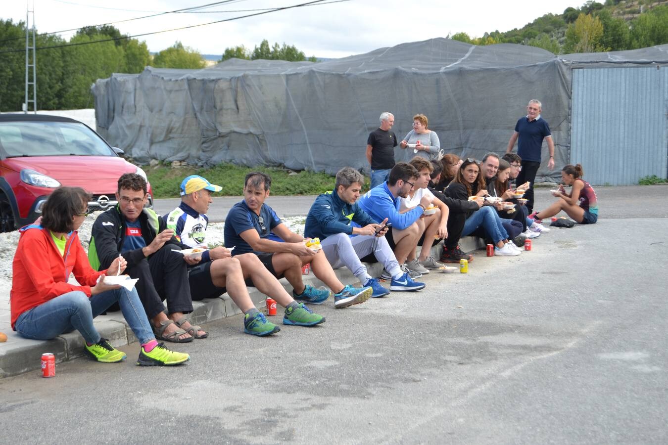 En torno a 120 personas, entre corredores de la trail, minitrail y ruta senderista participaron en la mañana del domingo en esta prueba que estuvo marcada por la intensa lluvia