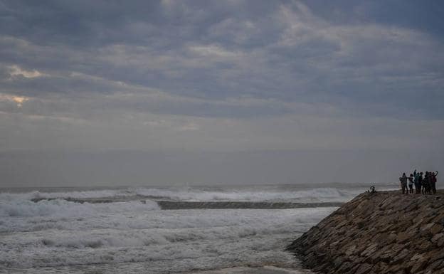 Aviso amarillo en Andalucía por tormentas y fuertes vientos ligados al huracán 'Leslie'