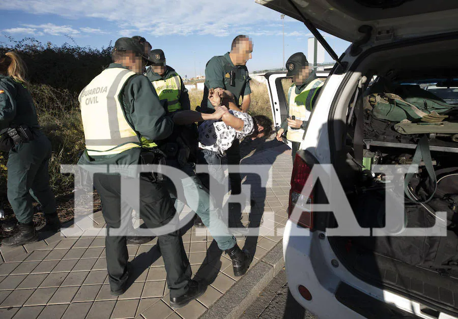 El arresto se ha llevado a cabo en una rotonda próxima al Serrallo tras una búsqueda de cinco horas