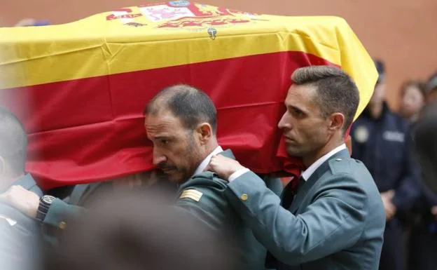 Despedido por celebrar en redes sociales la muerte del guardia civil de Granada