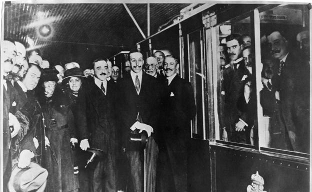 Galería. Alfonso XIII, durante la inauguración de la línea 1 del Metro de Madrid en 1919