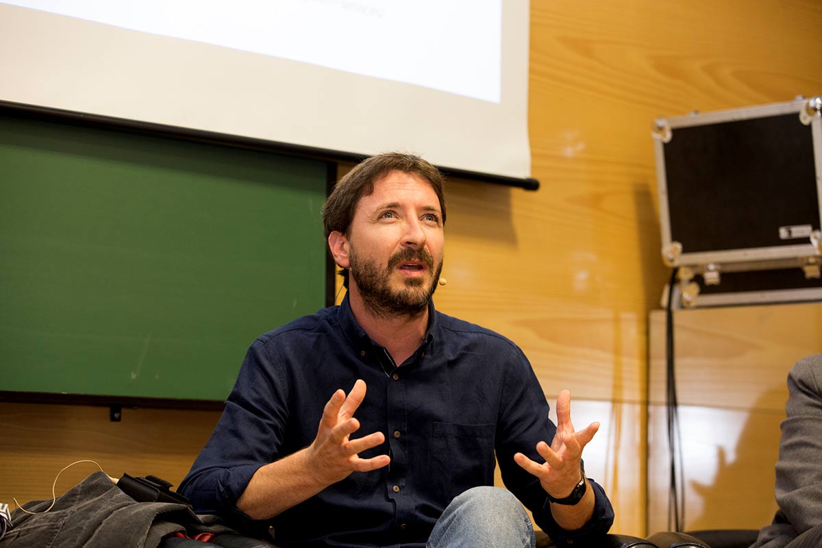 Imágenes del desarrollo del Foro IDEAL de Biodiversidad con los principales expertos en cambio global, celebrado el 18 de octubre de 2018 en la Escuela de Ingenieros de Caminos de la UGR, organizado por IDEAL y la Fundación Biodiversidad del MInisterio para la Transición Ecológica. Con Javier Sánchez, director del Parque Nacional y Natural de Sierra Nevada, Regino Zamora, catedrático de Ecología de la UGR y José Miguel Barea, Técnico de la Agencia de Medio Ambiente y Agua de Andalucía, con el periodista Juan Enrique Gómez como moderador.