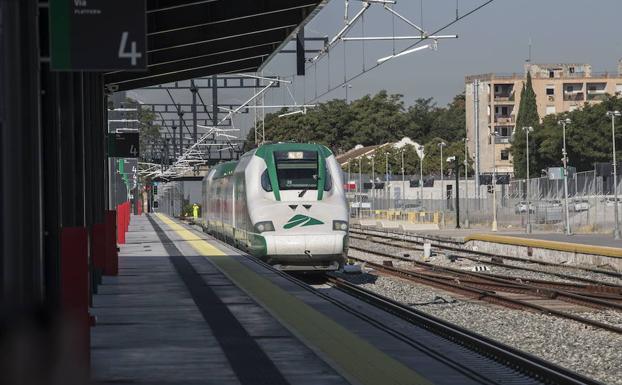 Renfe corta el tráfico entre Granada, Madrid, Sevilla y Algeciras por las fuertes lluvias