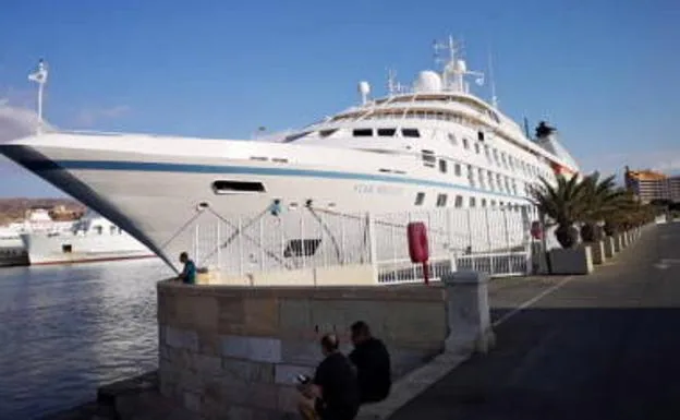 Un crucero 'enamorado' de Almería