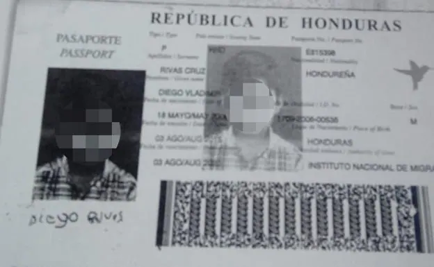 Fotocopia del pasaporte del hijo de Cruz. 