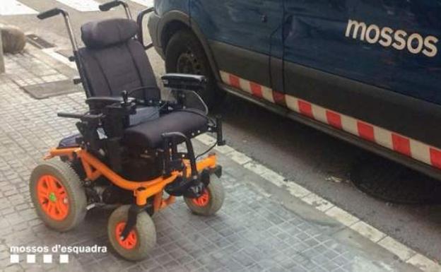 Recuperan la silla de ruedas que habían robado a un niño de 7 años