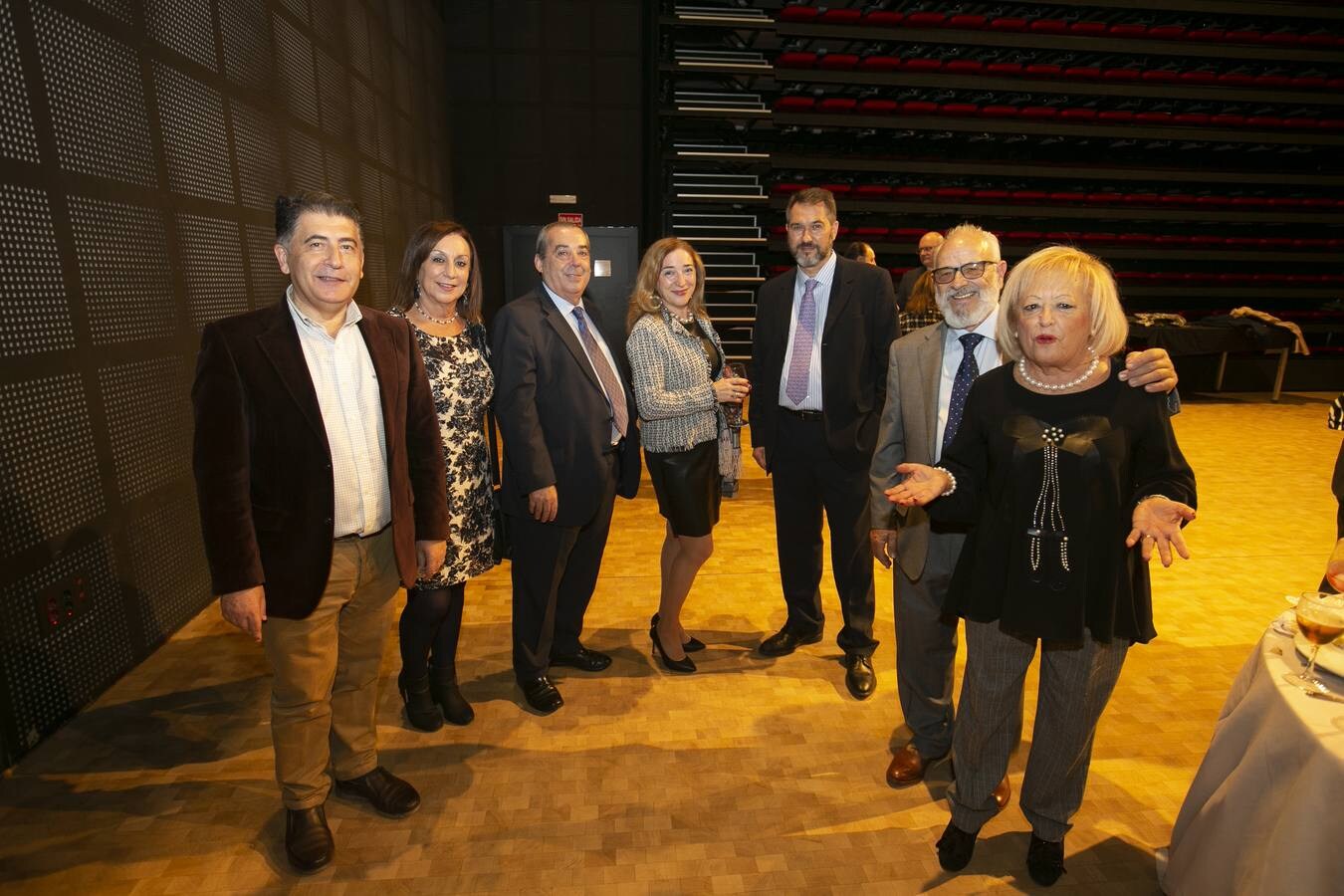 Numerosos rostros conocidos en el acto celebrado en el Teatro de Caja Granada