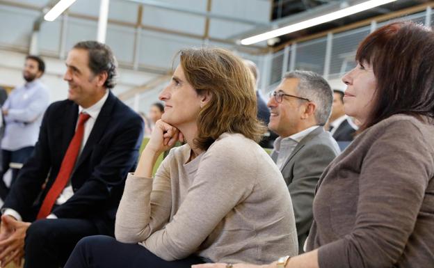 Ambiente distendido en el acto de celebración del 20 aniversario, Teresa Ribera y Cristina Narbona