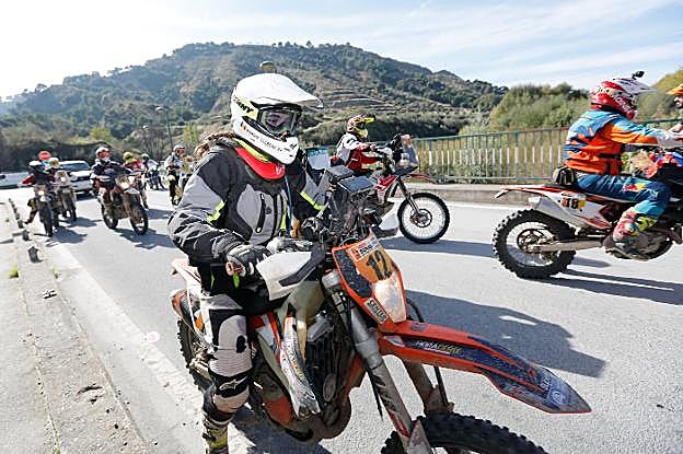 Llegada de los pilotos a Cenes de la Vega.