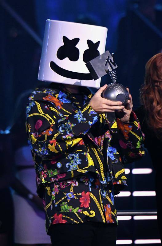 Camila Cabello ha sido la triunfadora de la vigésimoquinta edición de los Europe Music Awards (EMAs) de la MTV al llevarse cuatro de los seis premios para los que estaba nominada, en una gala celebrada en el Bilbao Exhibition Centre.