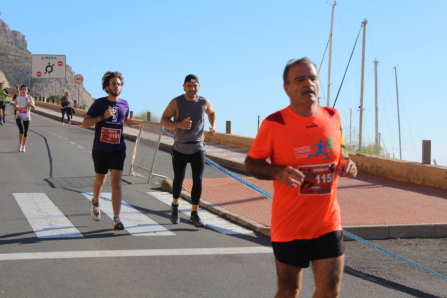 Las altas temperaturas no han impedido que 834 corredores tomen la salida